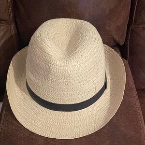 Stylish Straw Fedora Hat with Black Band